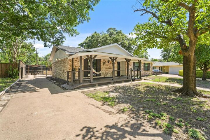 Property Photo:  2795 Beechmont Drive  TX 75228 