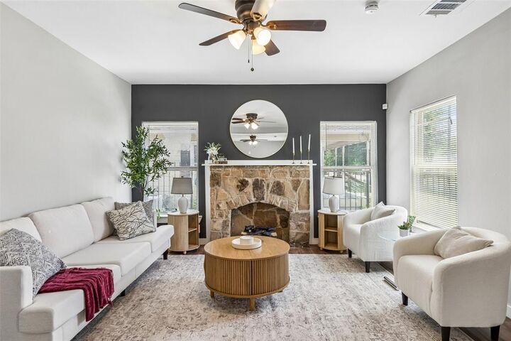 Property Photo: 1408 S Fitzhugh Avenue TX 75223