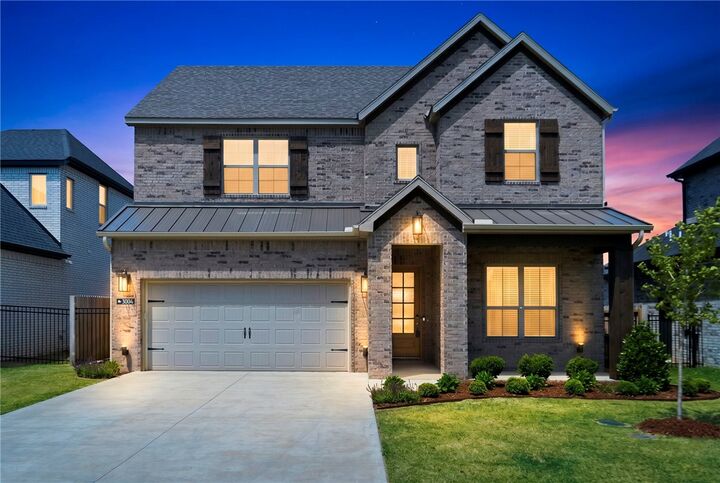 Property Photo:  3004 S 14th Street  AR 72758 