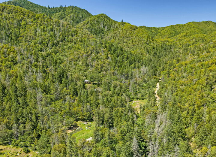 Property Photo:  3315 Sardine Creek Road  OR 97525 