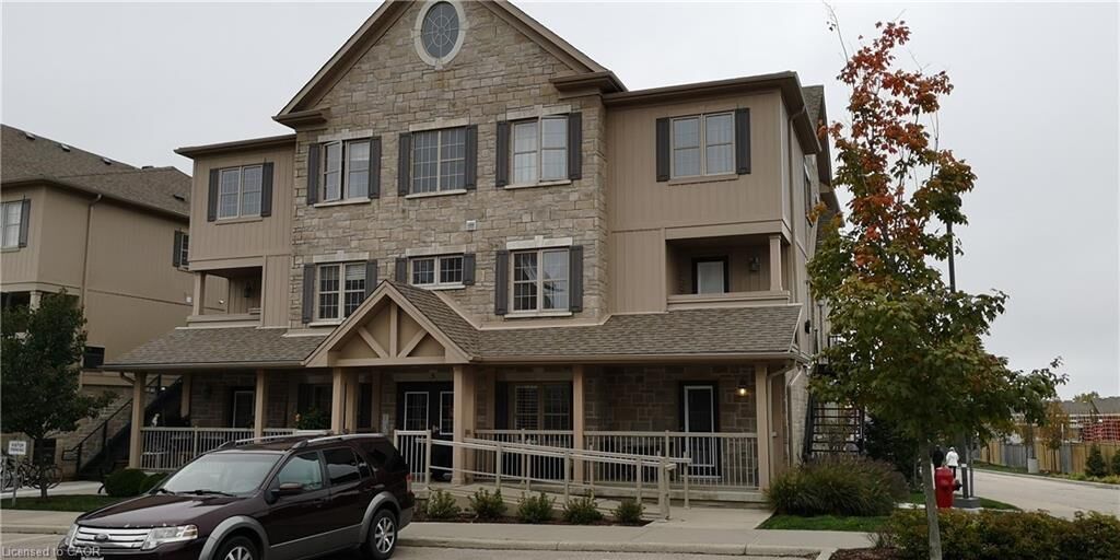 Property Photo:  1460 Highland Road W 5D  ON N2N 0B7 