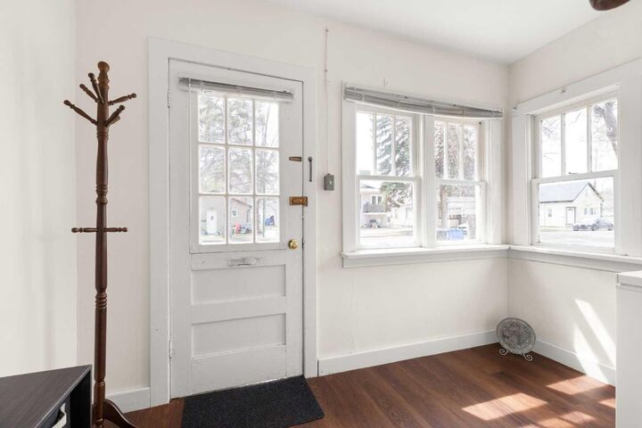 Property Photo:  946 Queen Street SE  AB T1A 1A8 