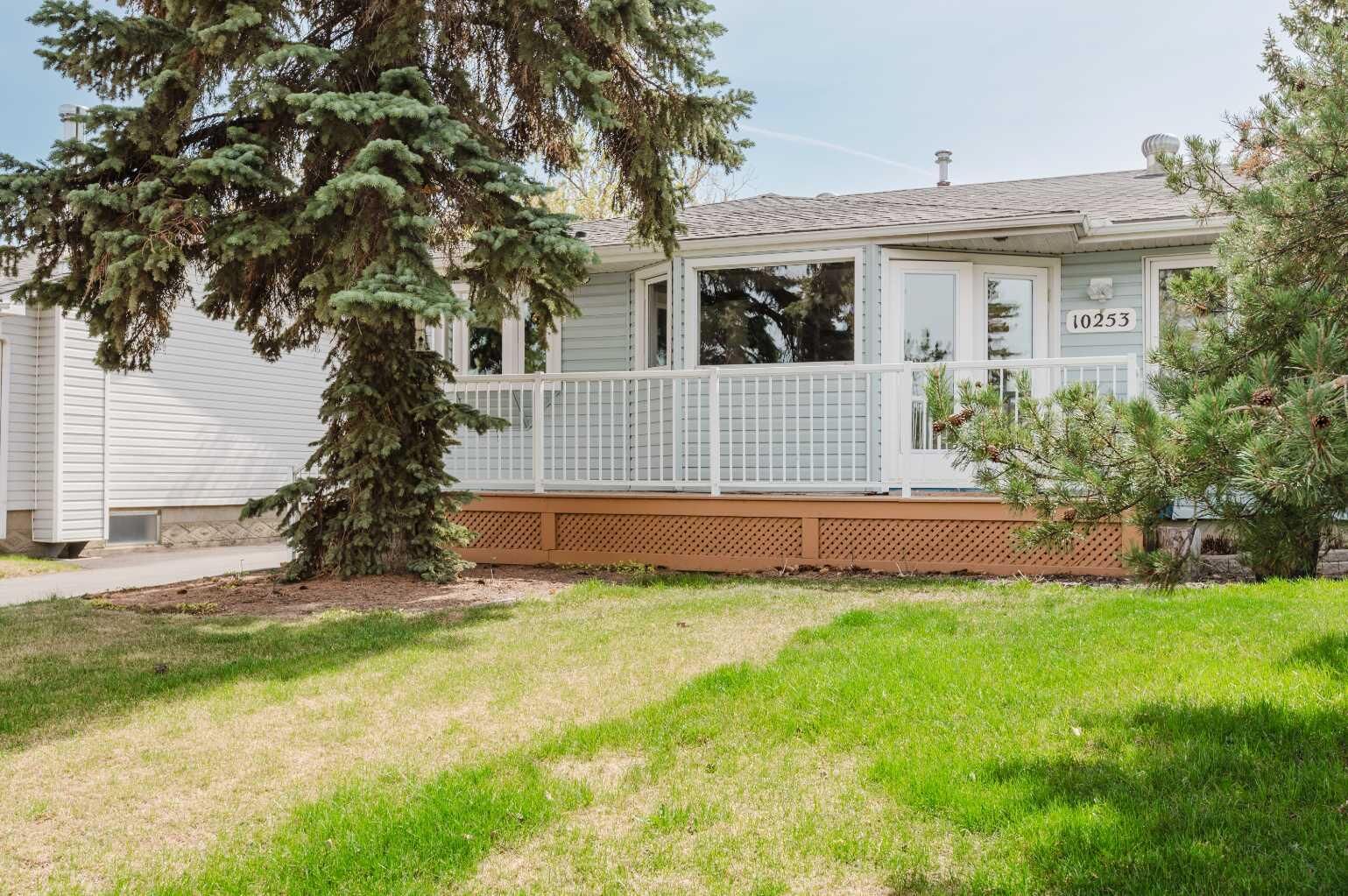 Property Photo:  10253 112 Avenue  AB T8V 1V9 