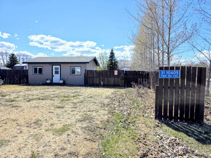 Property Photo:  31 10405 Twp Rd 740  AB T0G 1E0 