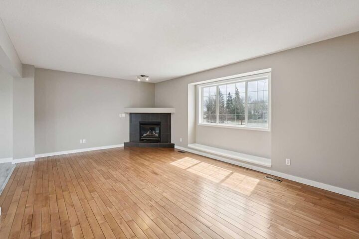 Property Photo:  15 Rocky Ridge Gate NW 11  AB T3G 4P6 