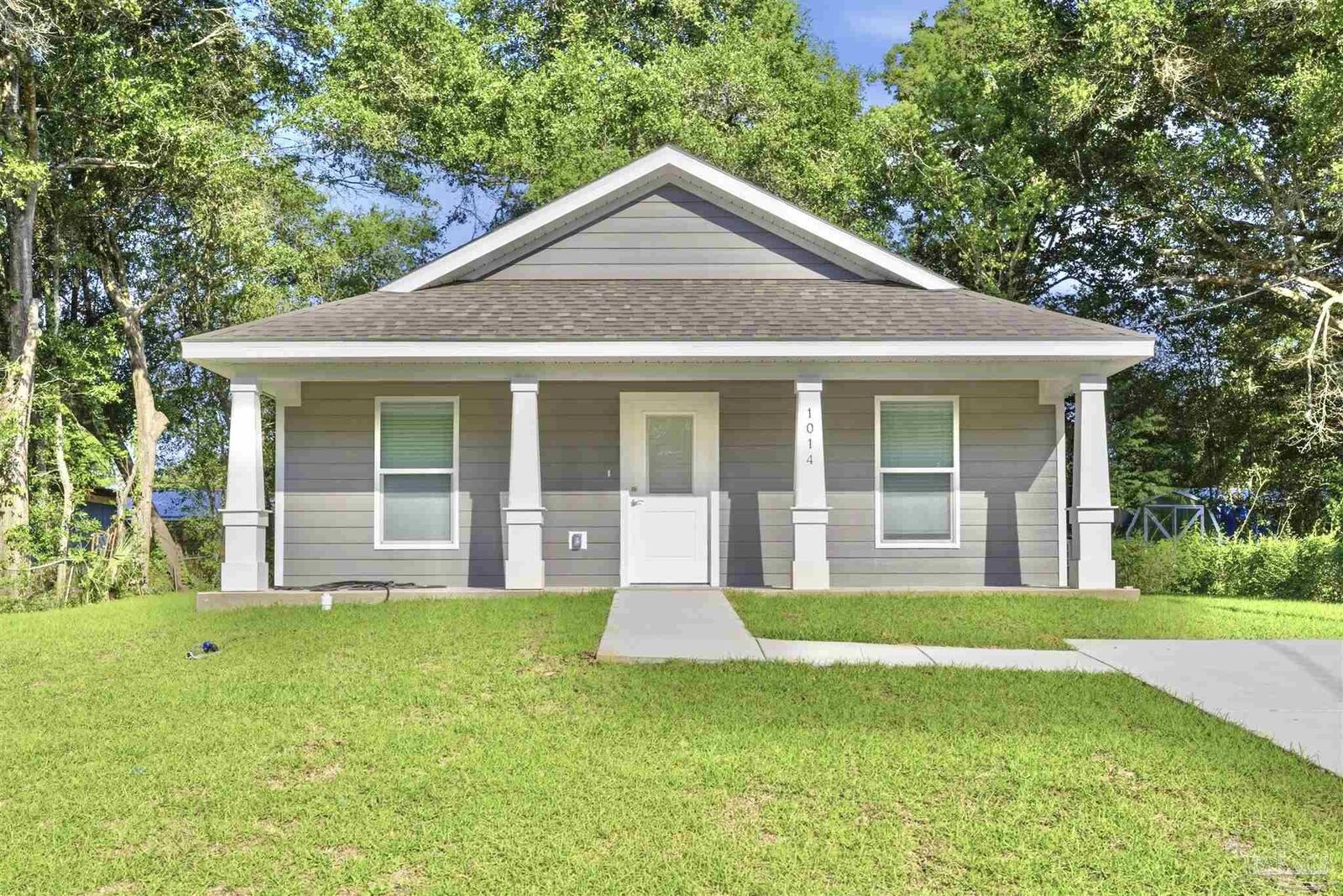 Property Photo: 1014 Webster Dr FL 32505