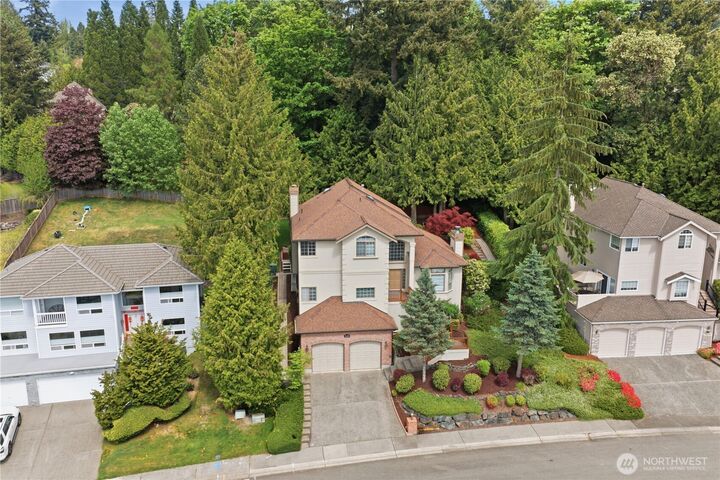 Property Photo:  15430 SE 67th Place  WA 98006 