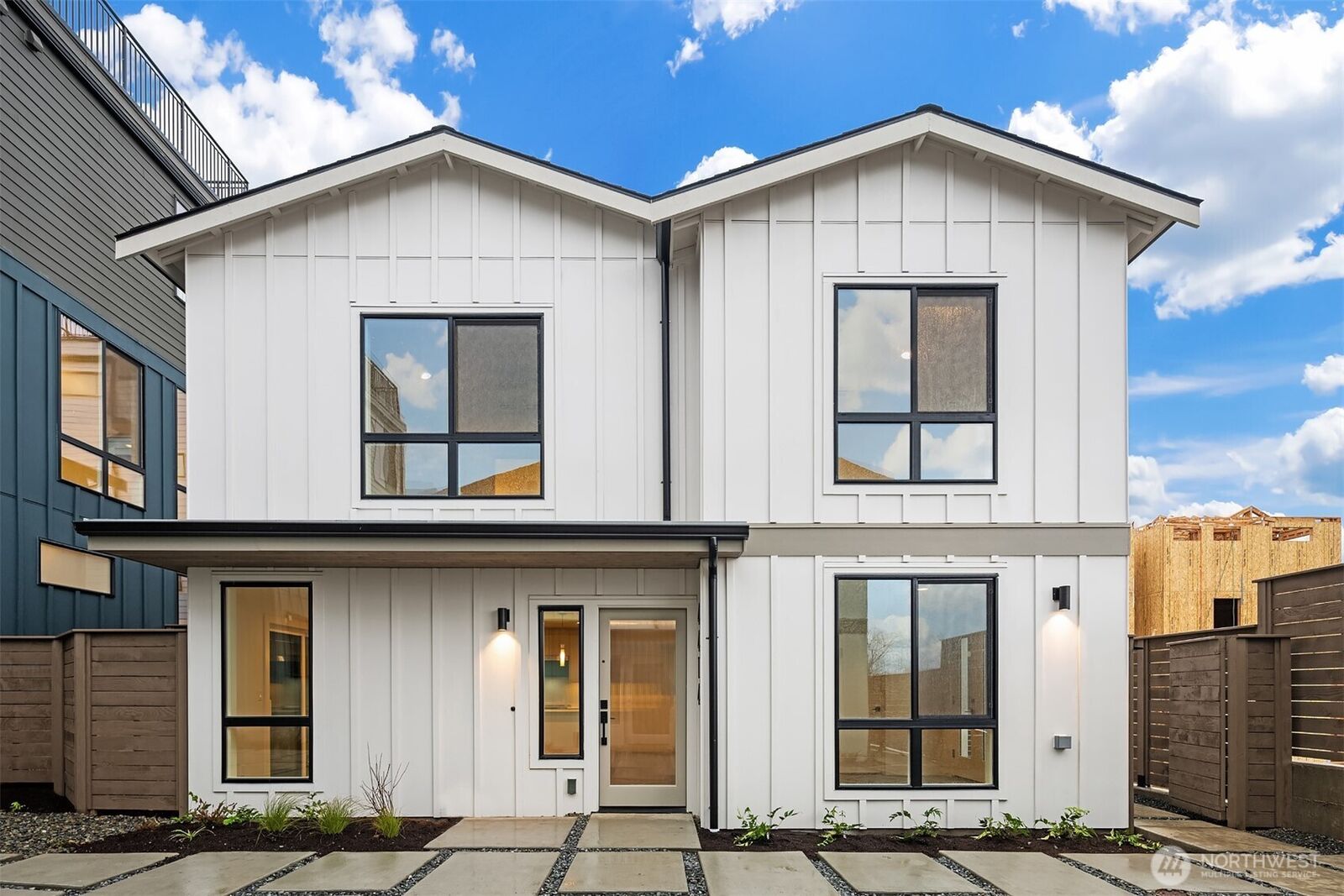 Property Photo:  4411  2nd Avenue NE  WA 98105 