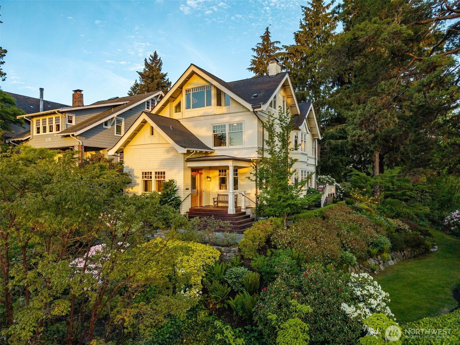 Property Photo:  233  36th Avenue E  WA 98112 