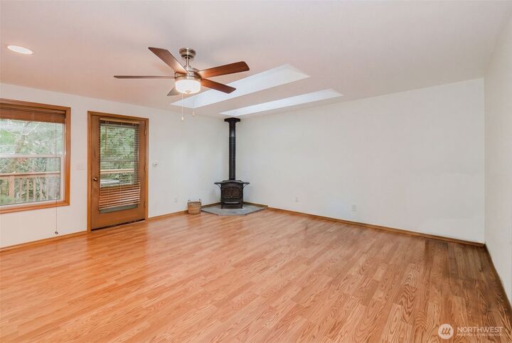 Property Photo: 566 E Pointes Drive W WA 98584
