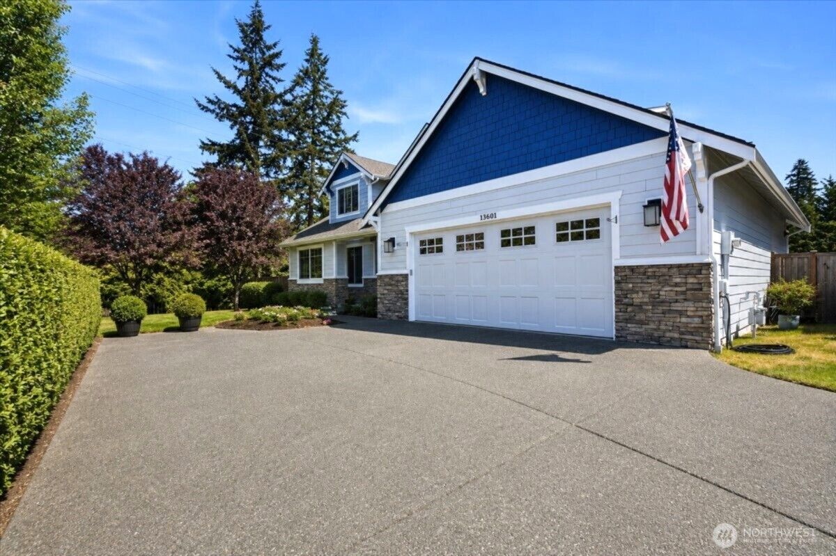 Property Photo: 13601 96th Avenue E WA 98373