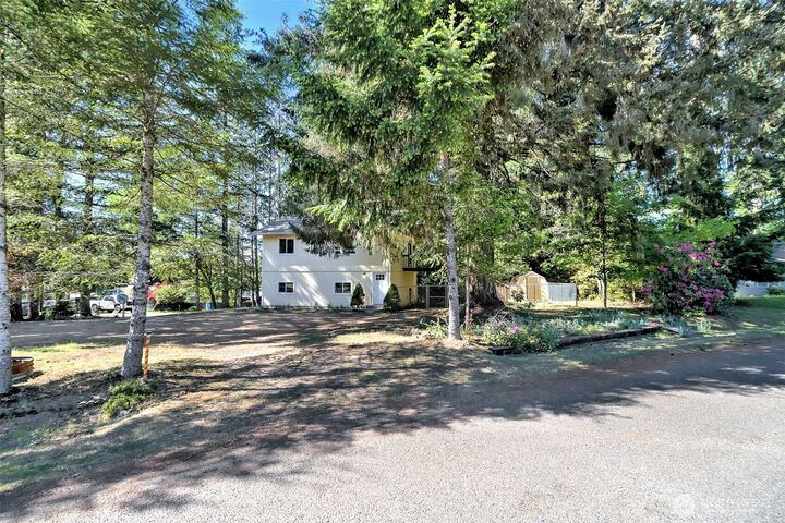 Property Photo:  190 E Stavis Road  WA 98584 