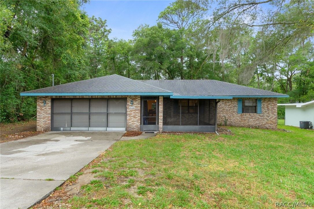Property Photo:  3754 S Apopka Avenue  FL 34452 