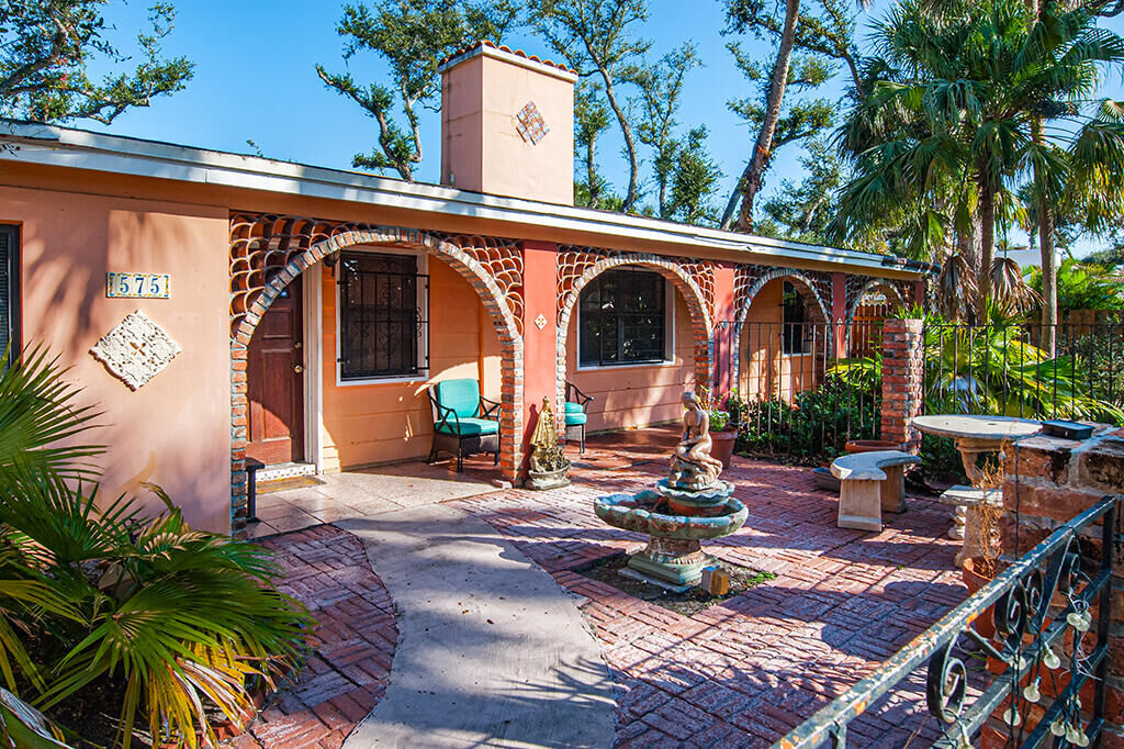 Property Photo:  575 Acacia Road  FL 32963 