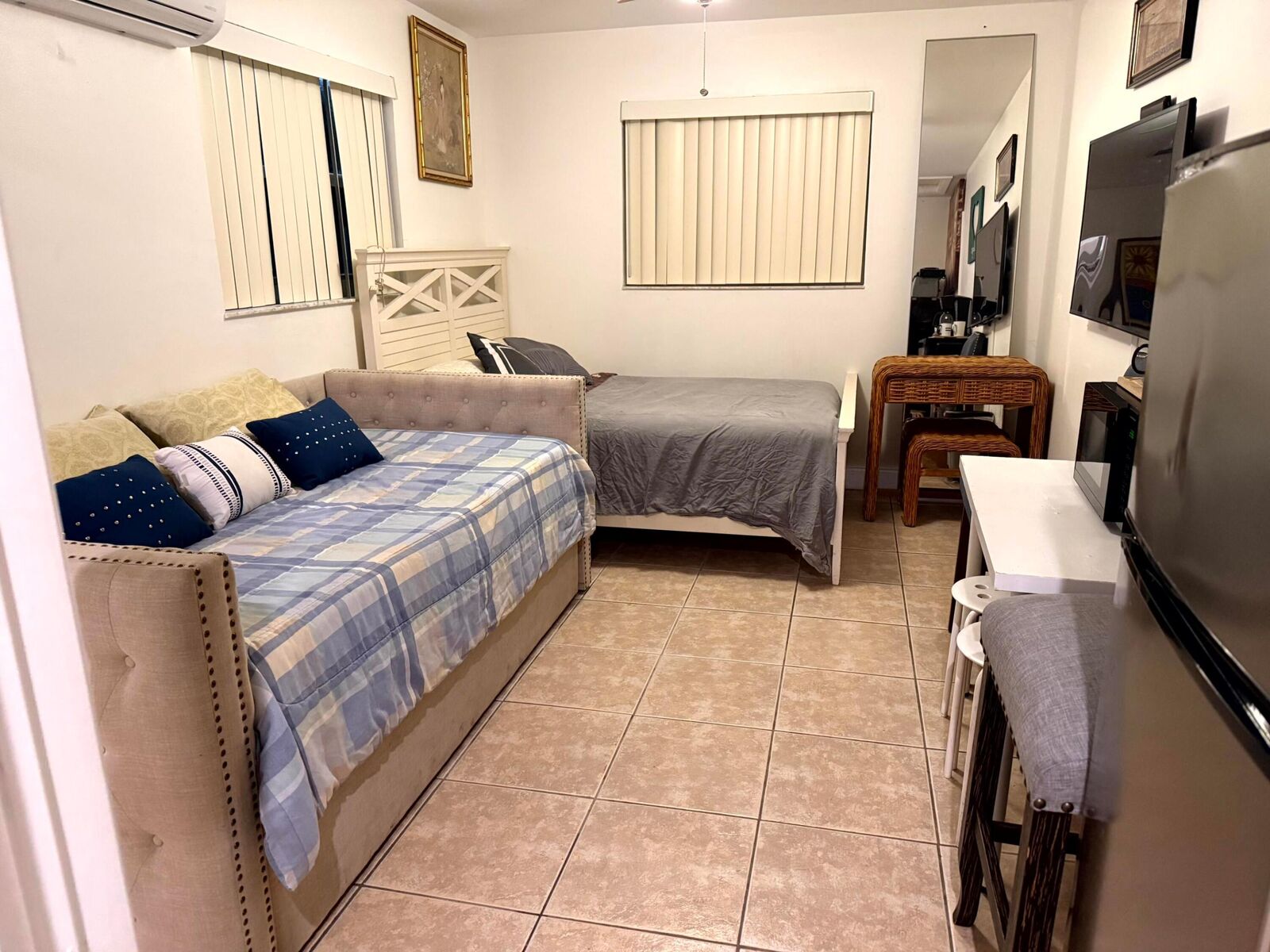 Property Photo:  2452 Madison Street Side  FL 33020 