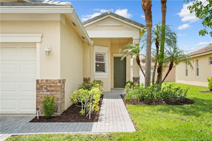 Property Photo:  9811 SW Glenbrook Drive  FL 34987 