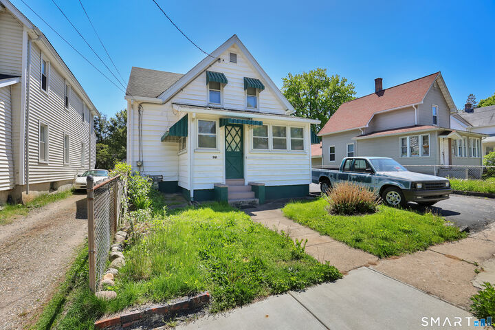 Property Photo:  391 Park Street  CT 06010 