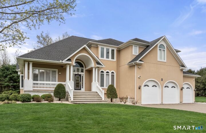 Property Photo:  