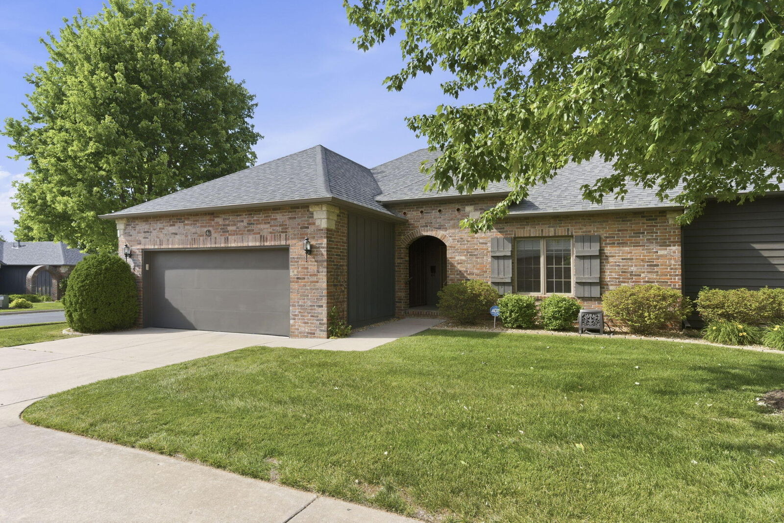 Property Photo: 1750 W Bennett Street MO 65807