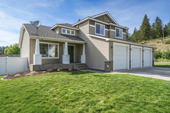 Property Photo:  5127 N Yale Ct  WA 99206 