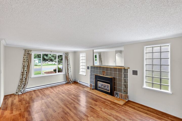 Property Photo:  2921 N Locust Rd  WA 99206 