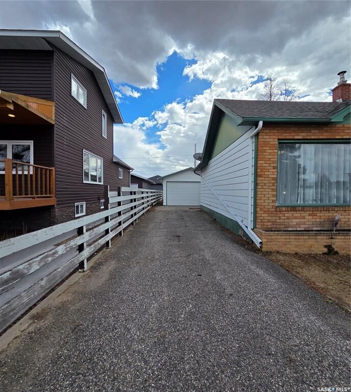 Property Photo: 602 8th Avenue W SK S0E 1E0