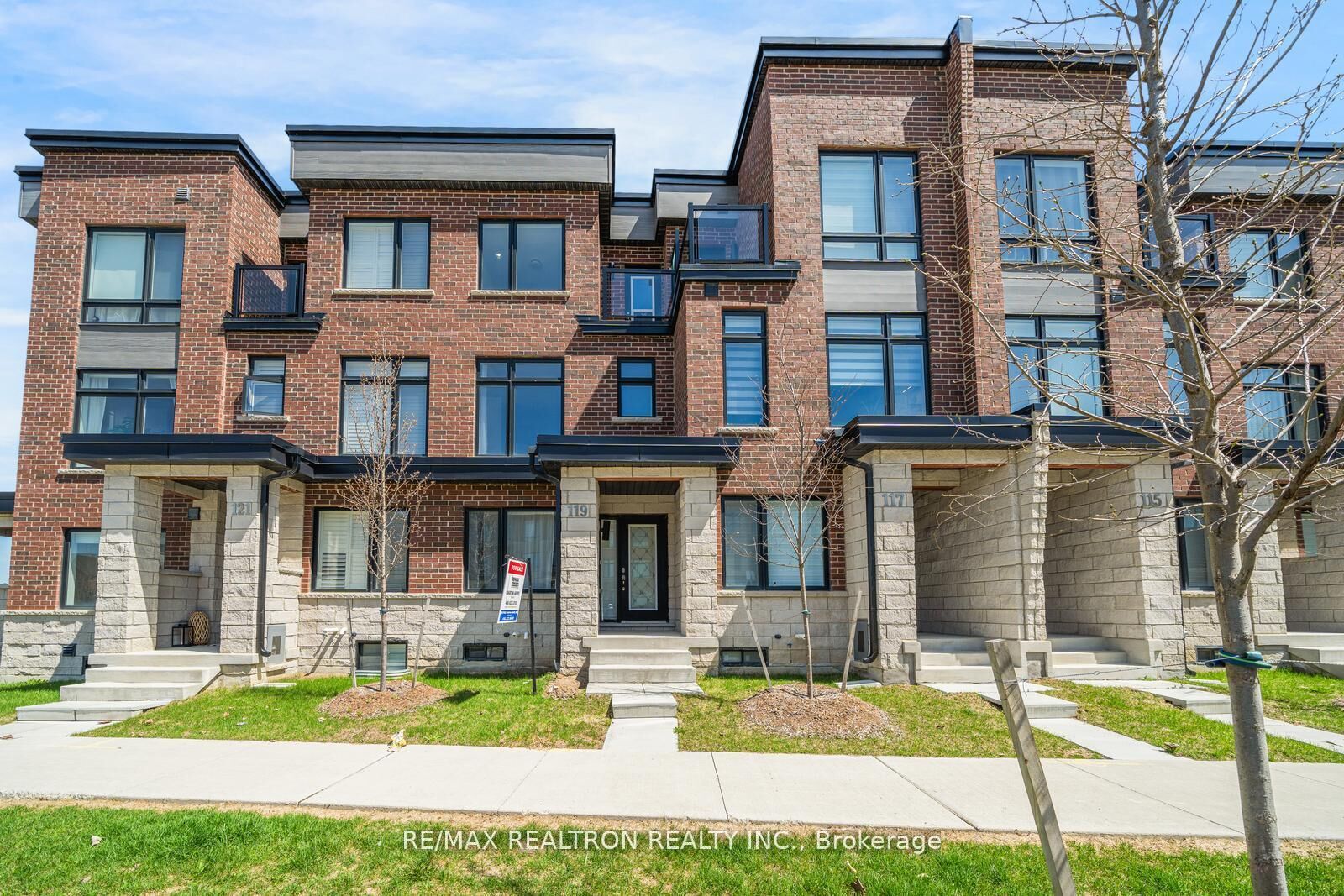 Property Photo: 119 Cornell Rouge Boulevard ON L6B 0V2