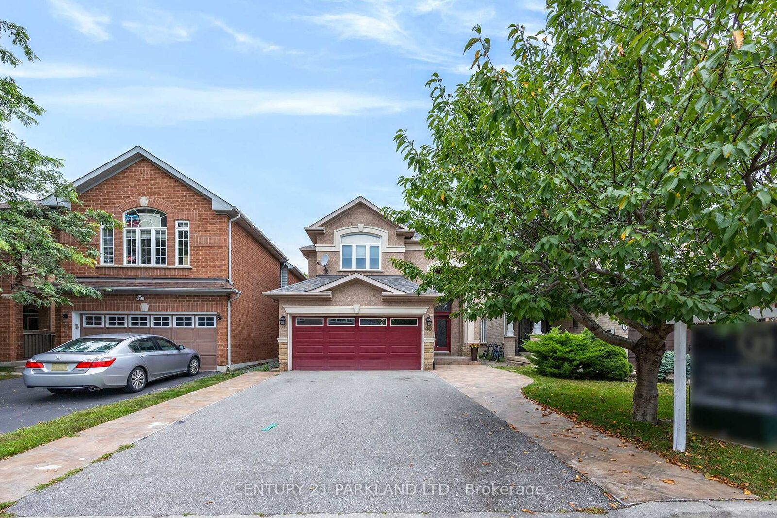 Property Photo: 40 Lady Fern Drive ON L3S 4C2