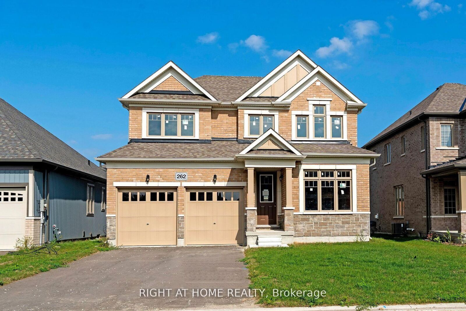 Property Photo: 262 Duncan Street ON L0M 1S0