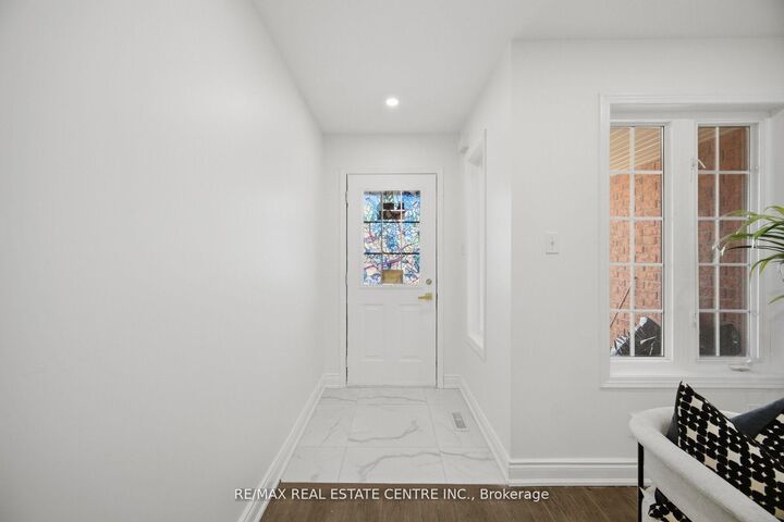 Property Photo: 23 Brucewood Road ON L6R 3N1