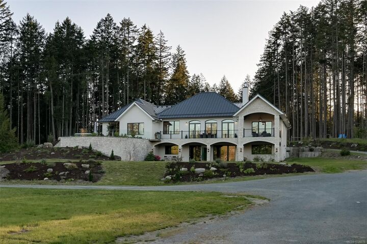 4939 Waters Rd — photo 1