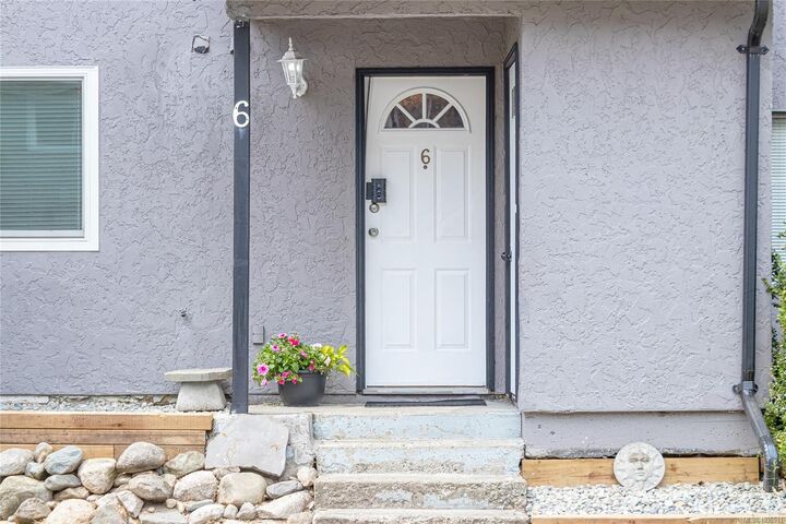 Property Photo:  721 Malone Rd 6  BC V9G 1B4 