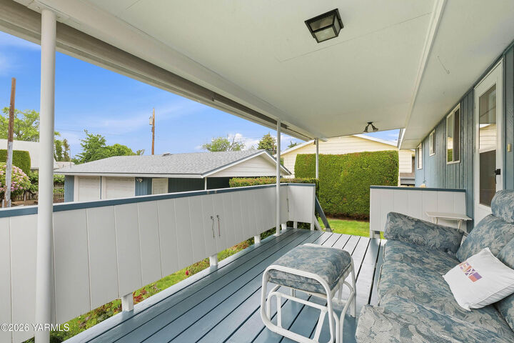 Property Photo:  1208 S 28th Ave  WA 98902 