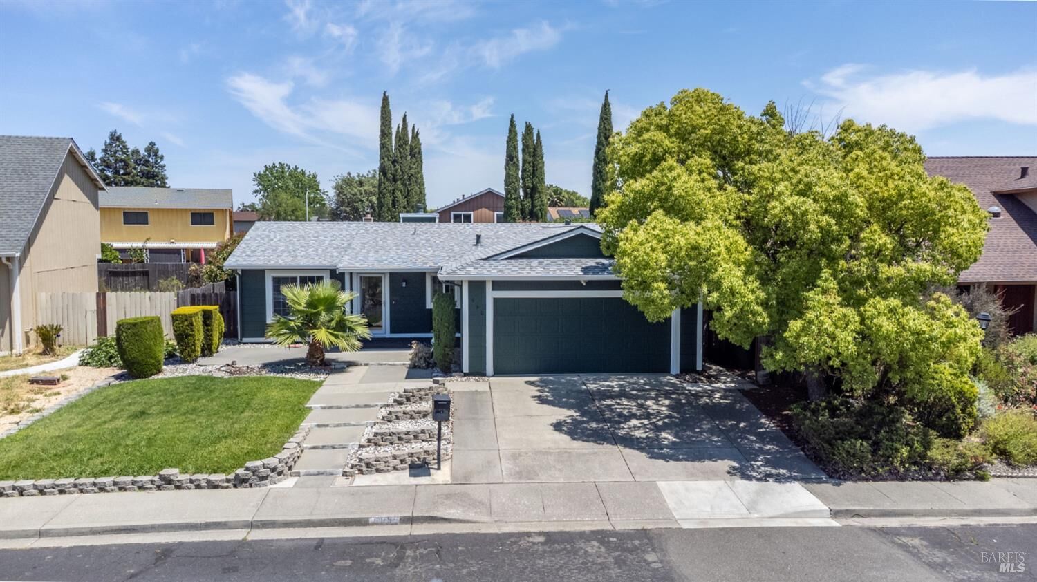 Property Photo: 605 Kinglet Street CA 94585