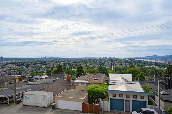 Property Photo:  41 N Hythe Avenue  BC V5B 1G3 