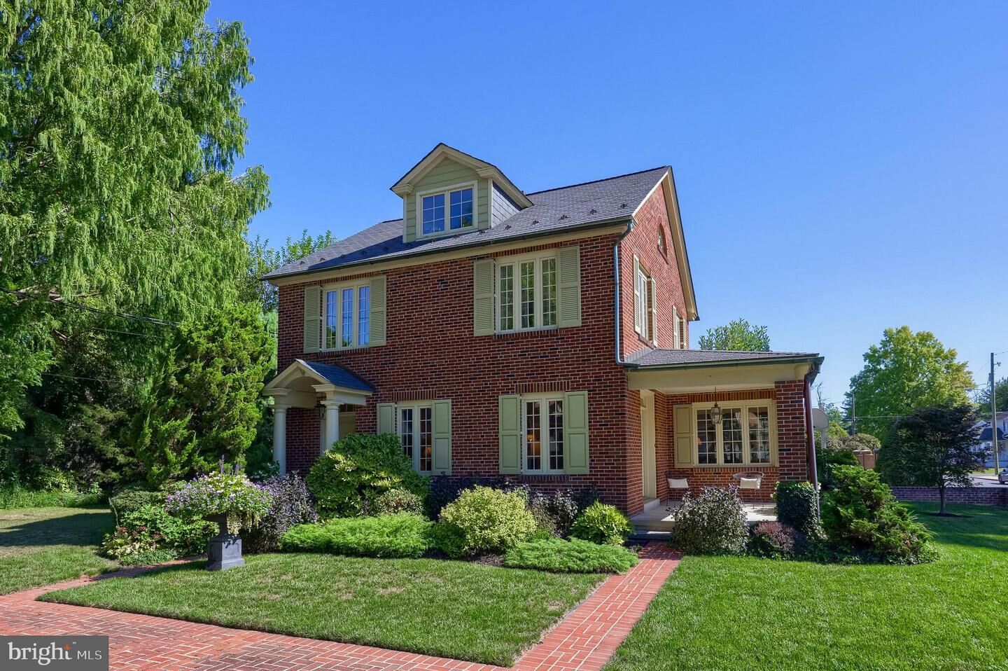 Property Photo: 81 S Linden Street PA 17545