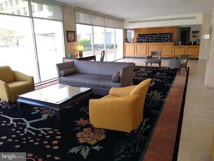 Property Photo: 10401 Grosvenor Place 1018 MD 20852