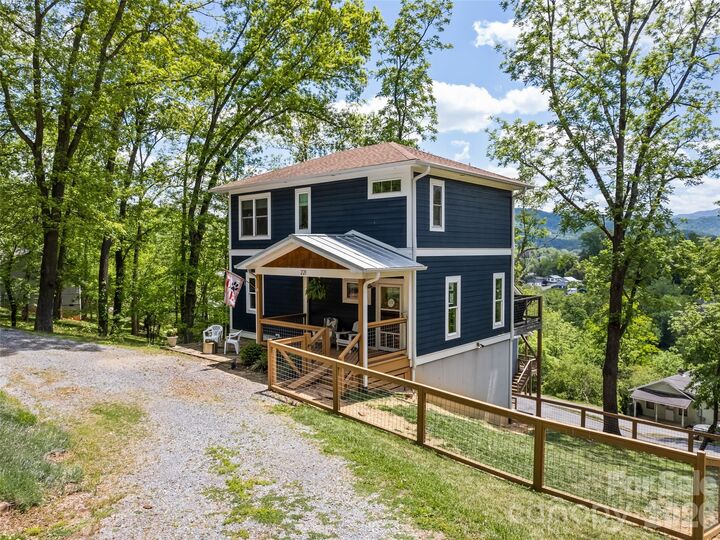 Property Photo: 221 Northside Street NC 28716