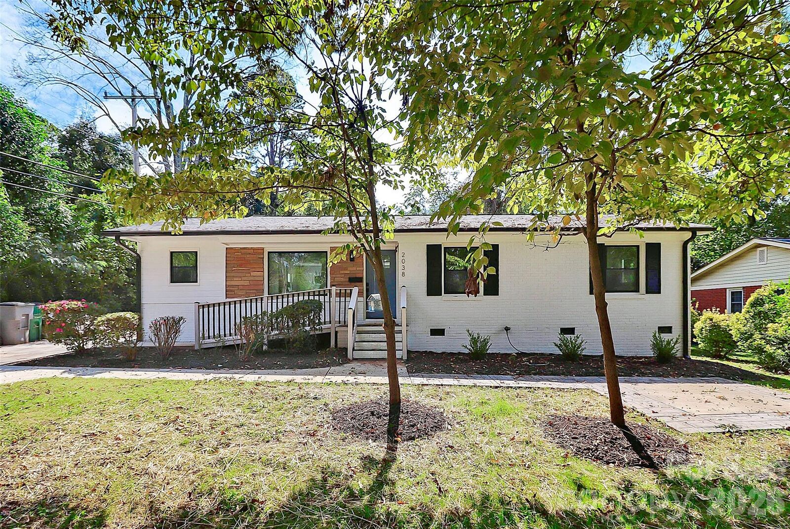 Property Photo:  2038 Sandhurst Drive  NC 28205 