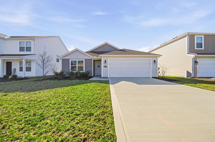 Property Photo:  3057 Lamptonridge Drive  OH 43232 