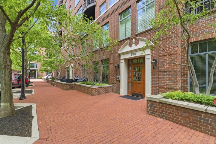 Property Photo:  250 Daniel Burnham Square  OH 43215 