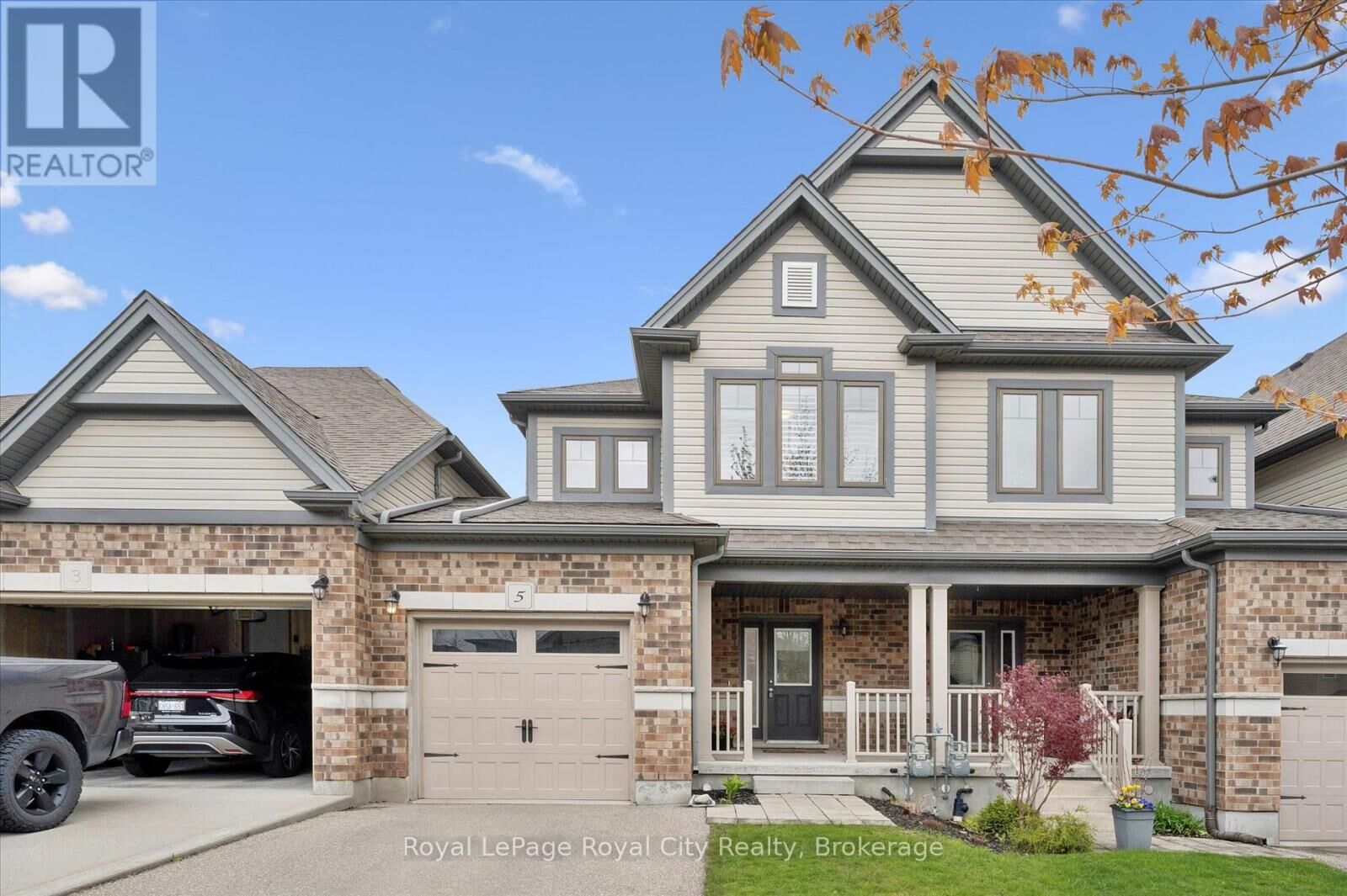 Property Photo: 5 Sandybay Avenue ON N2A 0H7