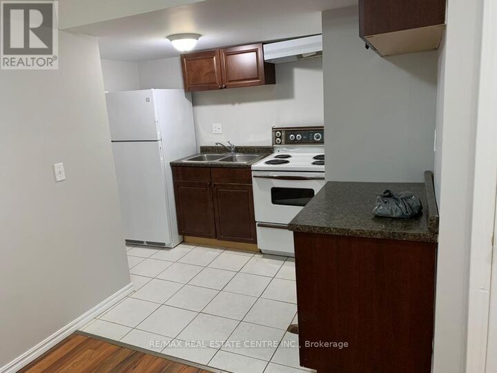 Property Photo: 505 Rossellini Drive ON L5W 1M5
