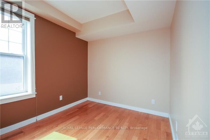 Property Photo:  736 Cooper Street West 2  ON K1R 5J6 