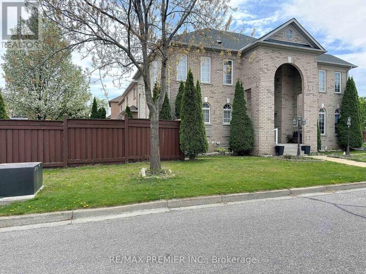 Property Photo: 129 Ledge Rock Drive ON L4H 2G7
