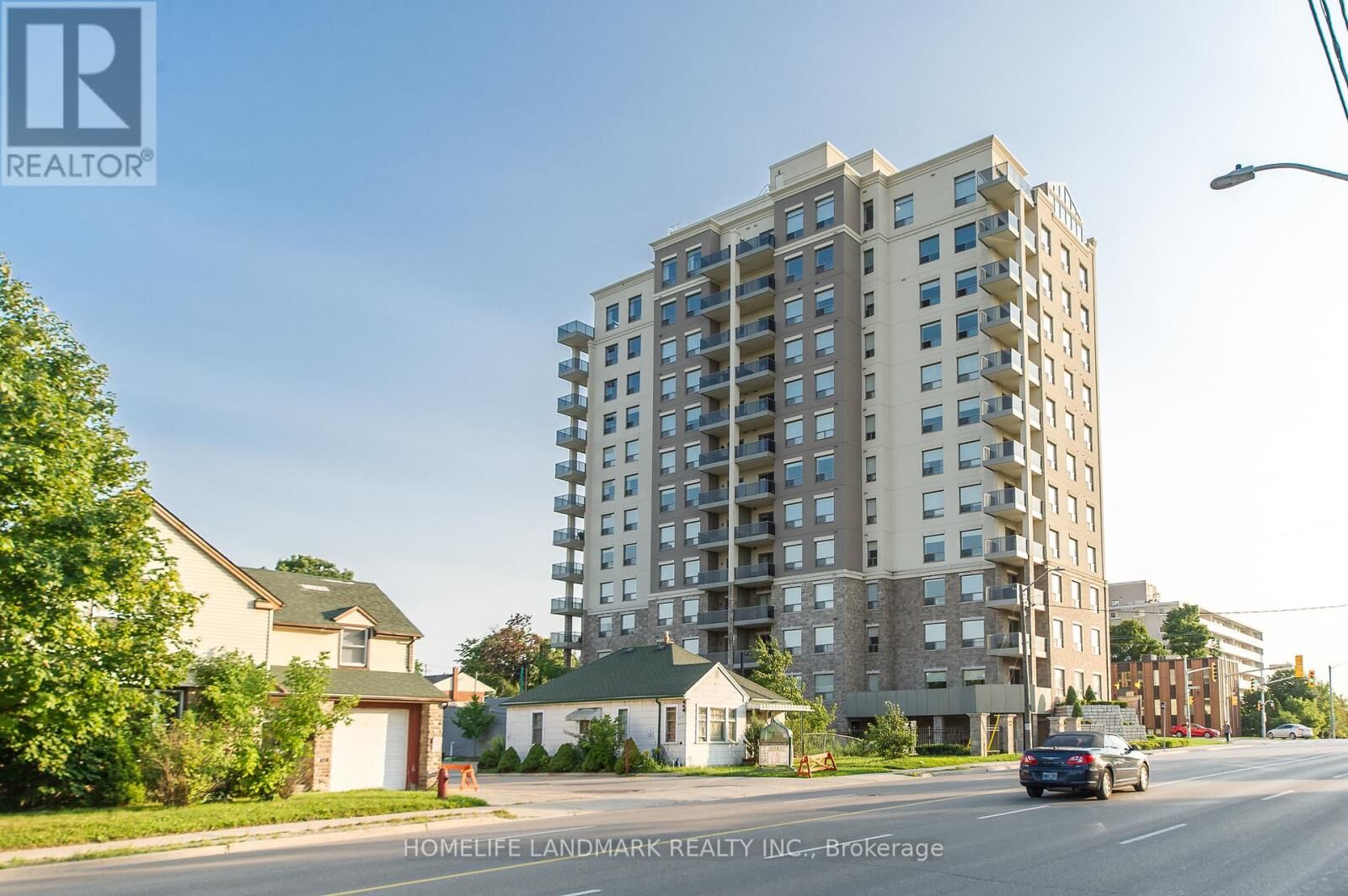 Property Photo:  223 Erb Street West 302  ON N2L 0B3 