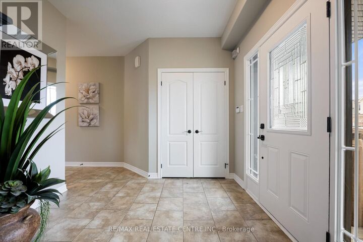 Property Photo:  51 Burt Avenue  ON L9R 0G8 