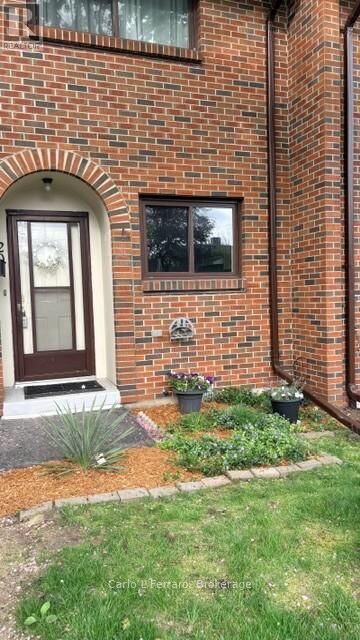 Property Photo: 20-41 Rhonda Road ON N1H 6H1