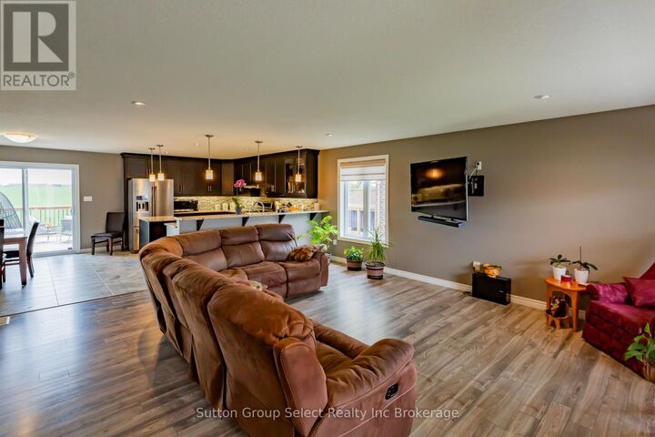 Property Photo:  86 Walker Road  ON N5C 0A6 