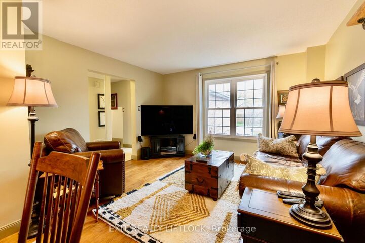 Property Photo:  84 Hillhurst Crescent  ON L1E 2A3 